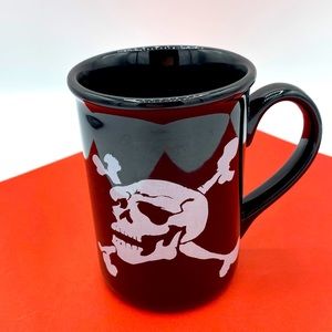 NWOT Gibson Skull & Crossbone Cup. Novelty 12oz Back Ceramic Mug